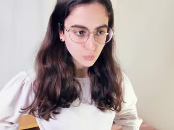 girl
        spaceins1de cam image #2546235