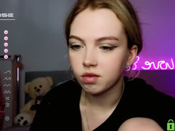 girl
        small_blondee cam image #1856123