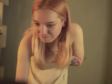 girl
        anna_breach cam image #1912355