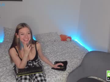 couple Milf & Teen Sex Cam Girls with emmajakeforu