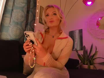 girl
        irisquin cam image #140548