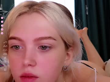 girl
        small_blondee cam image #2285650