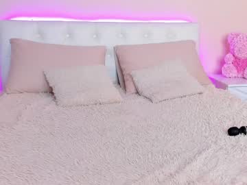 girl
        mika_rey cam image #871160