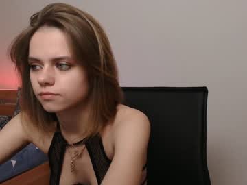 girl
        alisastrange cam image #670942