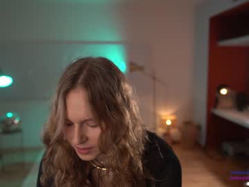 girl
        chillwithkira cam image #859806
