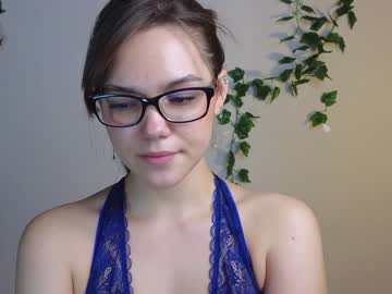 girl
        teresabriggs cam image #2665440