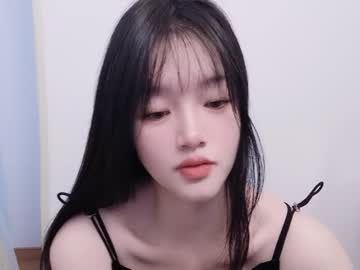 girl
        tangtang_99 cam image #3186847