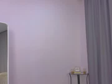 girl
        wanda_robinson cam image #1780560