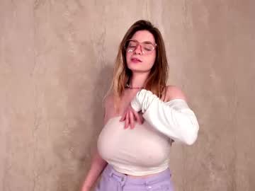 girl
        brenda_rogerss cam image #2327044