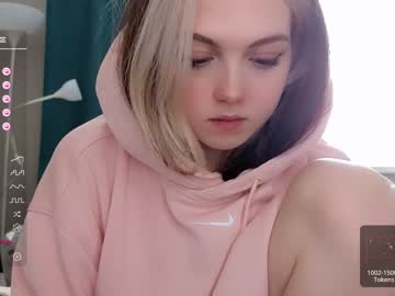 girl
        small_blondee cam image #2645921