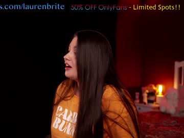 girl
        laurenbrite cam image #2513193