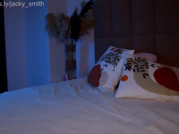 girl
        jacky_smith cam image #2375099