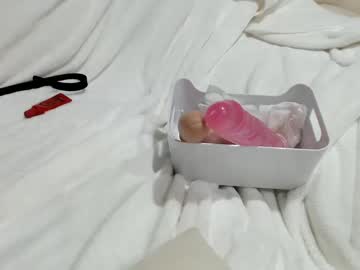 girl
        hornypetitegirl77 cam image #614397