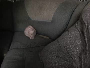 girl
        your_madhurricane cam image #2853542