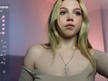 girl
        small_blondee cam image #1598091