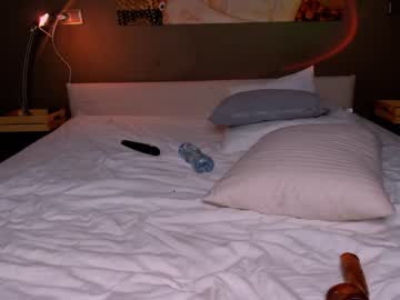 couple
        helen_xxxstar cam image #185027