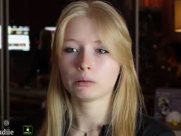 girl
        bestblondiiecb cam image #3323777