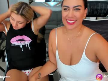 couple
        emillybrowm cam image #2216248