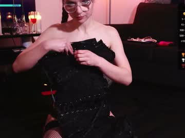 girl
        emmasky69 cam image #3397261