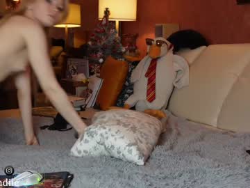 girl
        bestblondiiecb cam image #3381453