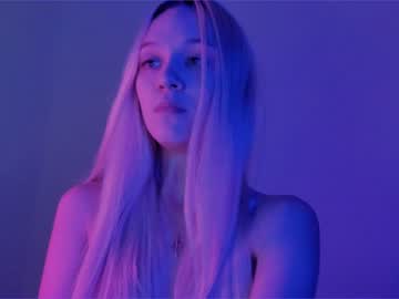 girl
        roonaxel cam image #2047233