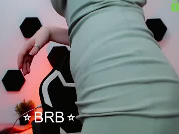 girl
        small_blondee cam image #1977650