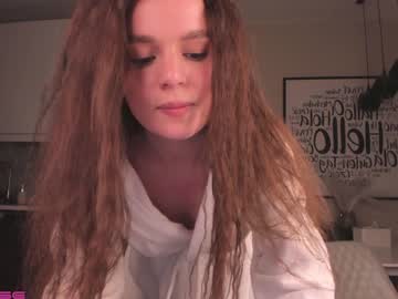 girl
        baileys_shy cam image #717131