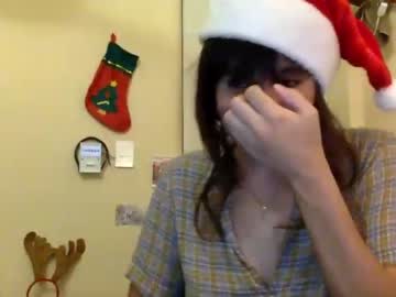 girl
        ericarae91 cam image #515904