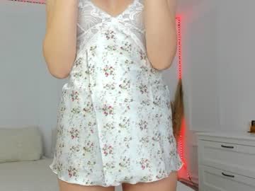 girl
        rennatha21 cam image #620296