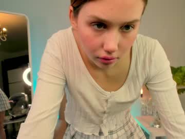 girl
        yohji_yamamotoo cam image #485709