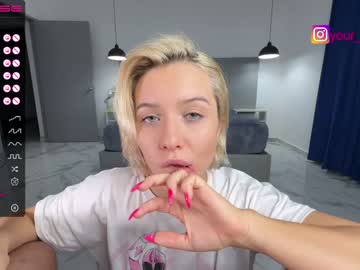 couple
        _blowjob_queen_ cam image #1767415