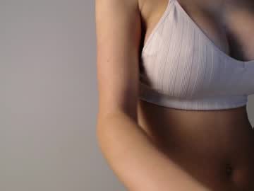 girl
        trixie_taylor cam image #2677389