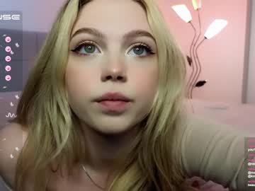 girl
        small_blondee cam image #1596919