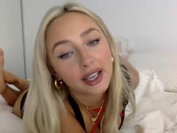 girl
        alaiaxox cam image #3405468
