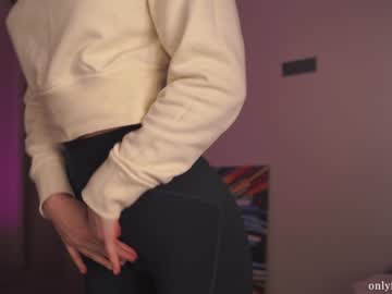 girl
        ms_seductive cam image #751552