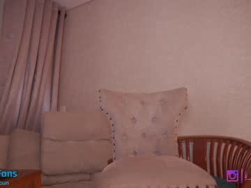 girl
        _lasuescun cam image #2277002