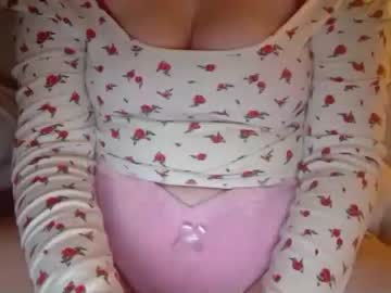girl
        cherrymommy420 cam image #1000589