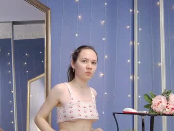 girl
        kriskras__ cam image #1819392