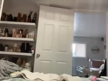 girl
        xyleialuv cam image #758120
