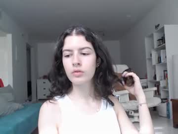 girl
        frenchava cam image #3366978