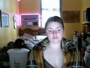 girl
        mommymars9871 cam image #1347088