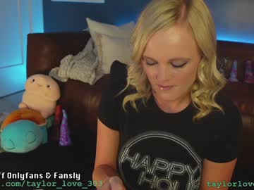 girl
        taylor_love_303 cam image #3191945