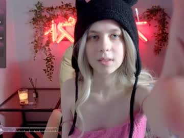 girl
        ellagi cam image #3198243