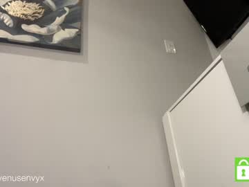 girl
        venusenvyx cam image #1667188