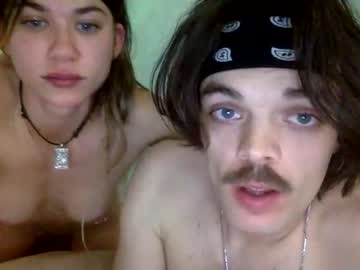 couple Milf & Teen Sex Cam Girls with bluntsandblowjobs