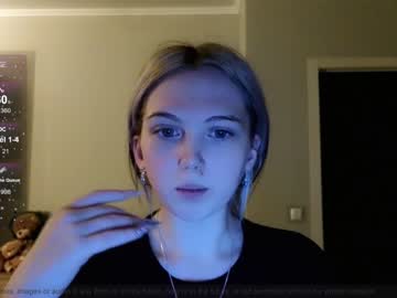 girl
        small_blondee cam image #3353704