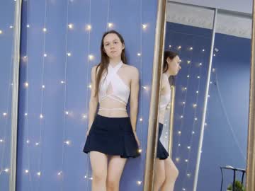girl
        kriskras__ cam image #1130595