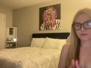 girl
        emilytaylorxo cam image #3226460