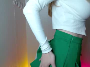 girl
        _veronicalodge_ cam image #11482
