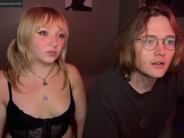 couple Milf & Teen Sex Cam Girls with pychoddelic